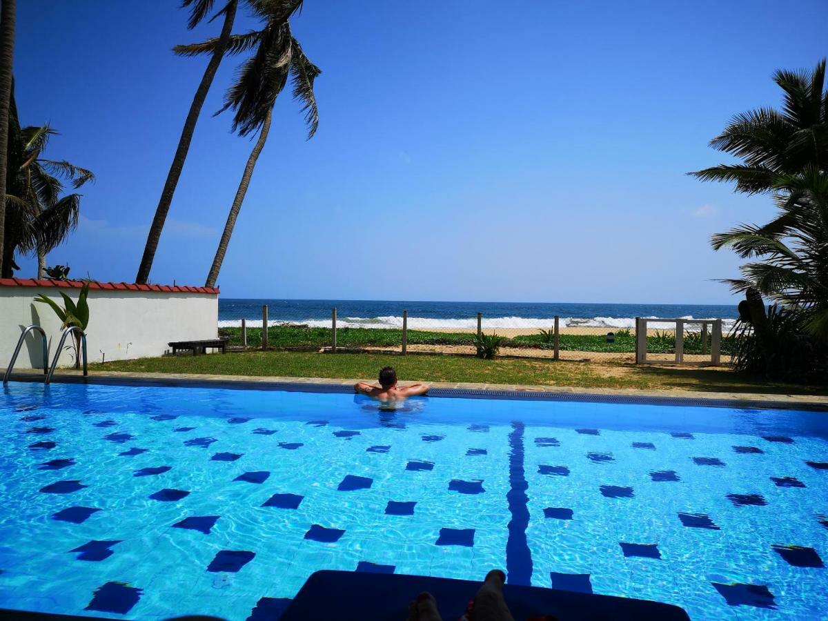 Tropical Beach House Hikkaduwa Buitenkant foto